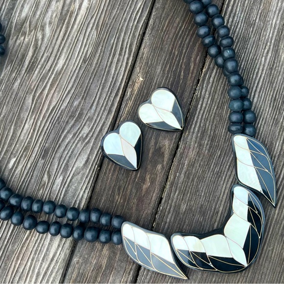 Jewelry - VINTAGE Mother of Pearl black beaded necklace earring set